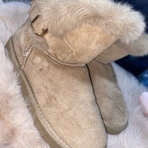 Women's Tan Shearling Boots